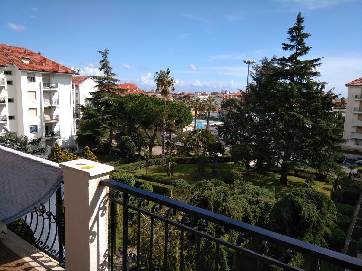 Condominio Ariazzurra S. Bart. Сан-Бартоломео-аль-Маре Экстерьер фото